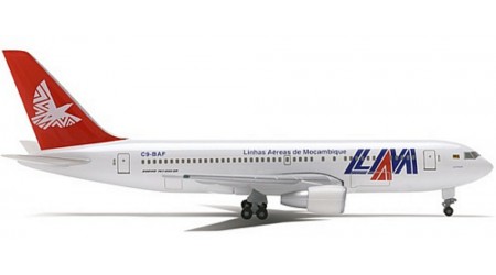 Herpa 512770 LAM Boeing 767-200ER