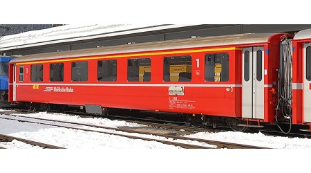 Bemo 3242 167 Personenwagen A 1267, 1. Klasse der RhB, neurot / Klima